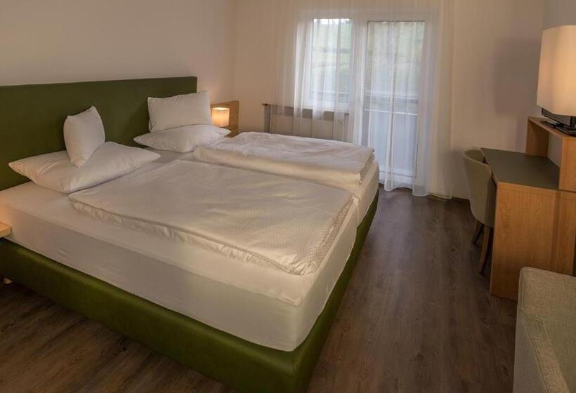 غرفة قياسية فردية, Grünes Türl