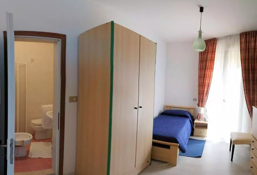 اتاق استاندارد یک نفره, King