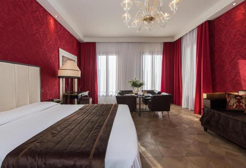 سوئیت جونیور با چشم‌انداز, Locanda Leon Bianco On The Grand Canal