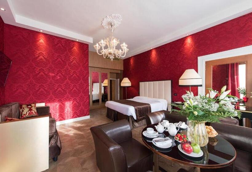 سوئیت جونیور با چشمانداز, Locanda Leon Bianco On The Grand Canal