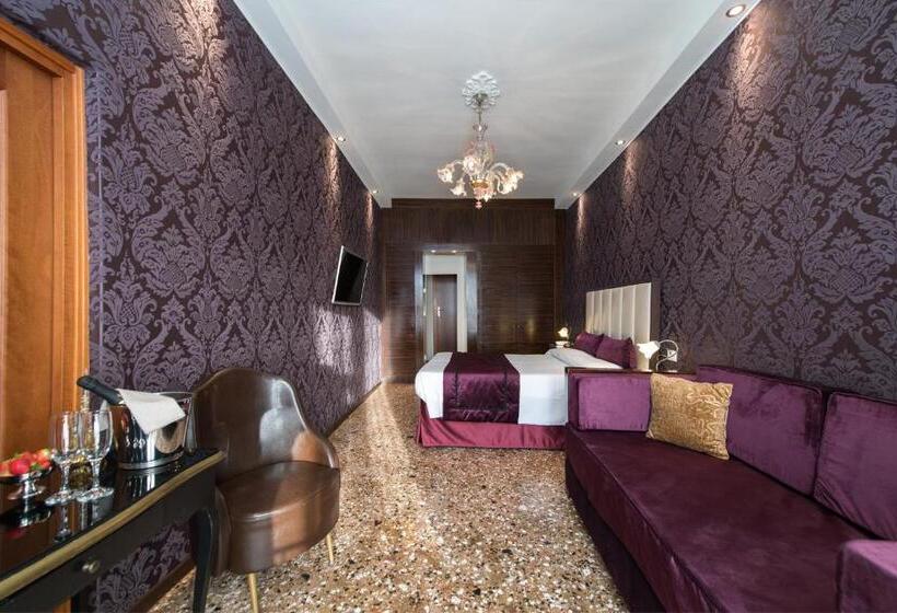 اتاق لوکس با چشم‌انداز, Locanda Leon Bianco On The Grand Canal