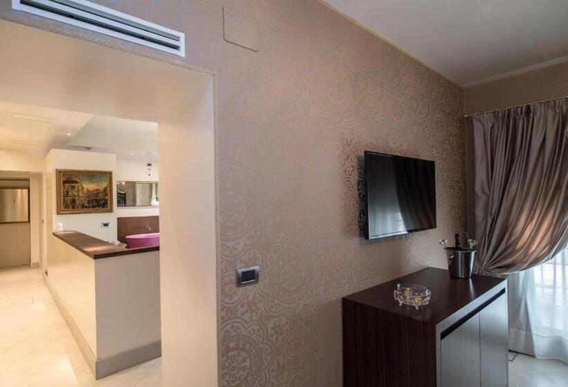 سوییت جونیور, Locanda Leon Bianco On The Grand Canal