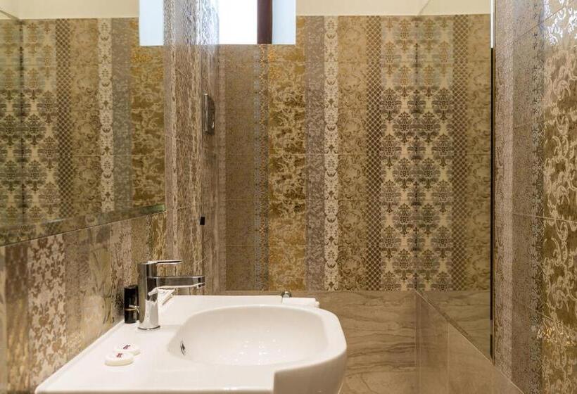 سوییت جونیور, Locanda Leon Bianco On The Grand Canal