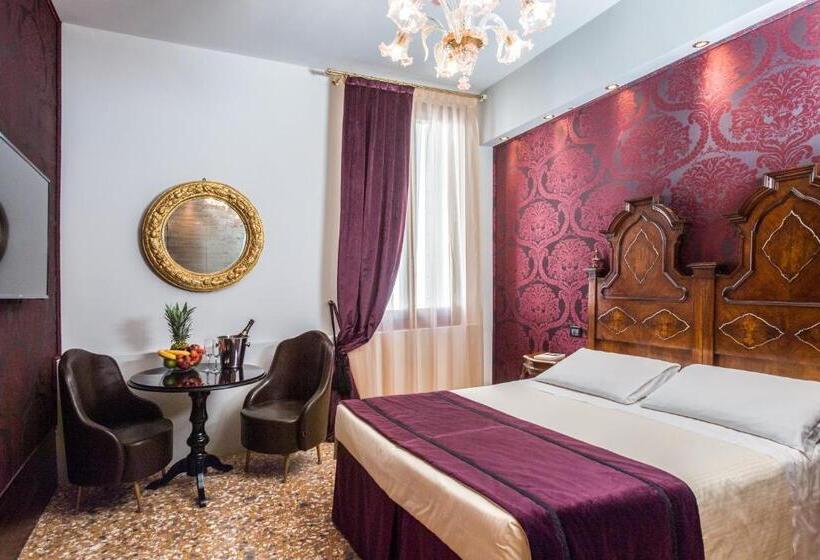 اتاق سوپریور, Locanda Leon Bianco On The Grand Canal