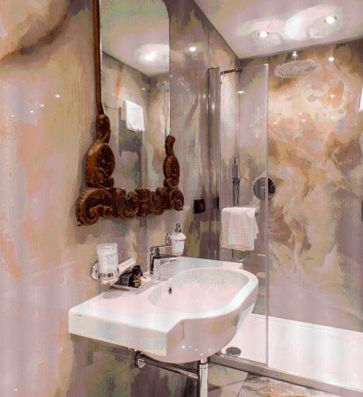 اتاق خانوادگی, Locanda Leon Bianco On The Grand Canal