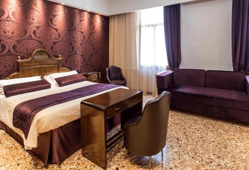 اتاق خانوادگی, Locanda Leon Bianco On The Grand Canal