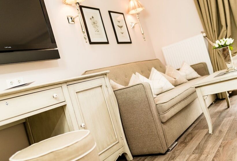 Номер Deluxe, Rossl