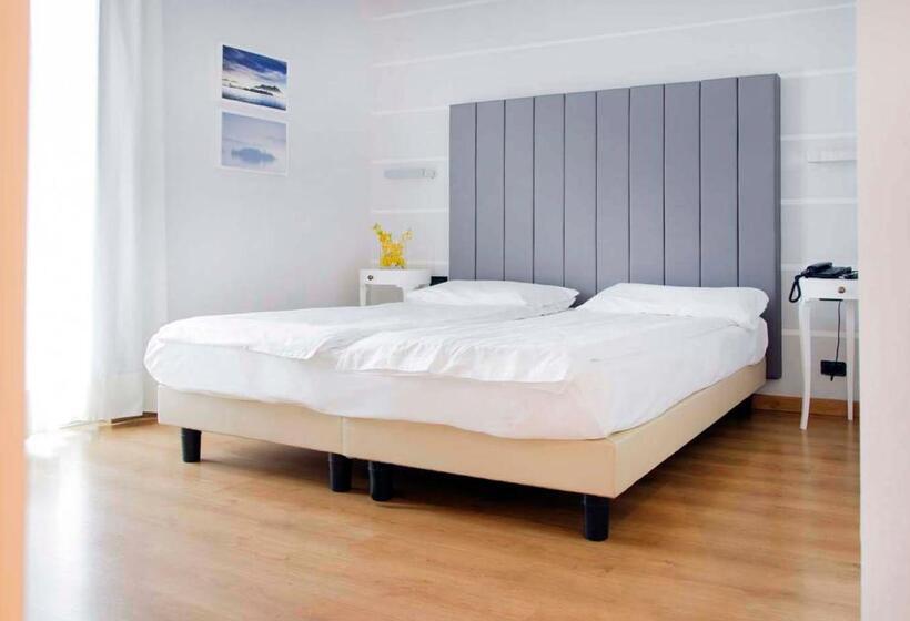 اتاق استاندارد چهار تخته, Serenella