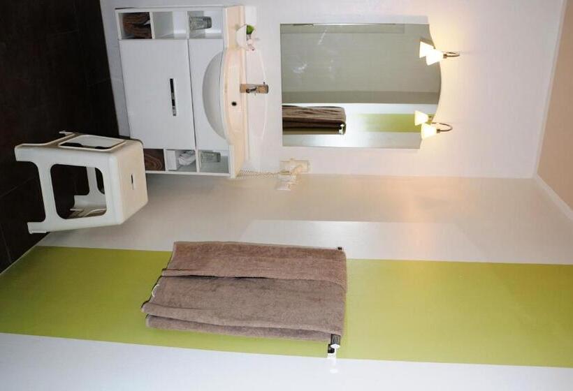 Номер Стандарт, Weidenhof