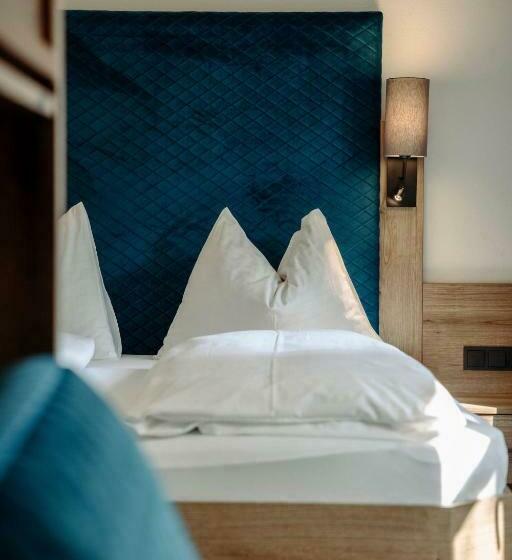 اتاق خانوادگی, Lerchs Land