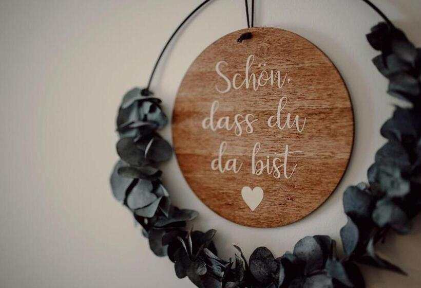 سوییت خانوادگی, Lerchs Land