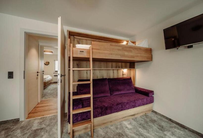 سوییت خانوادگی, Lerchs Land