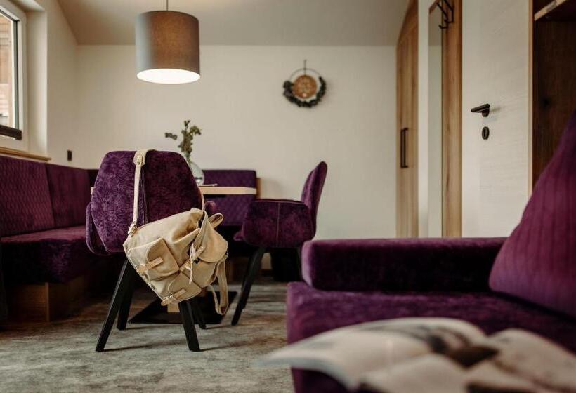 سوییت خانوادگی, Lerchs Land