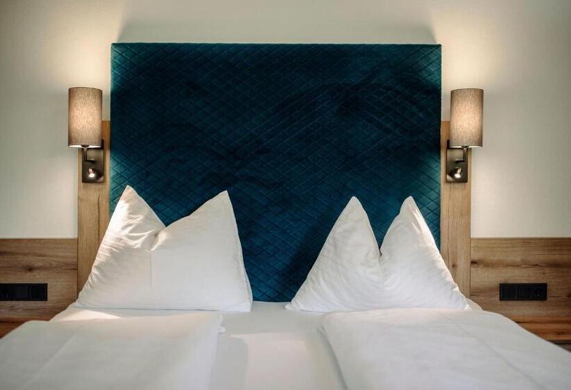 اتاق خانوادگی, Lerchs Land