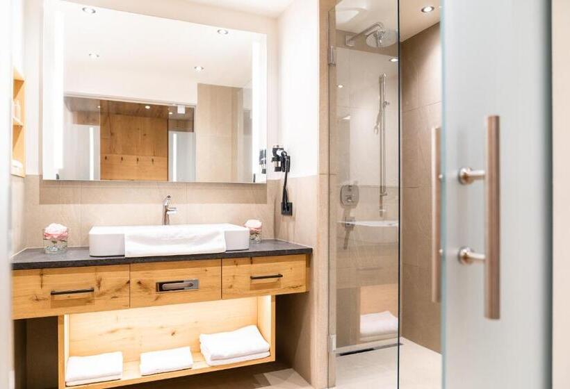 غرفة سوبيريور مزودة بشرفة, Laschenskyhof Hotel & Spa