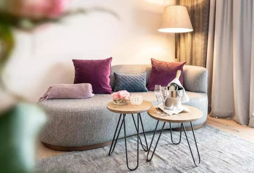 Superior suite with balcony, Laschenskyhof Hotel & Spa