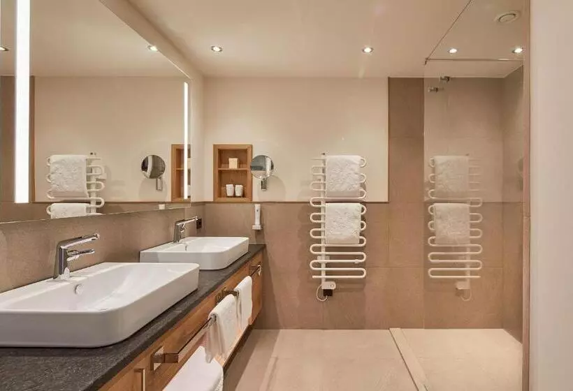 Superior suite with balcony, Laschenskyhof Hotel & Spa