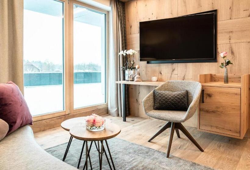 Superior suite with balcony, Laschenskyhof Hotel & Spa