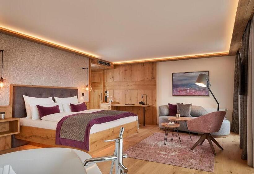 جناح جونيور, Laschenskyhof Hotel & Spa