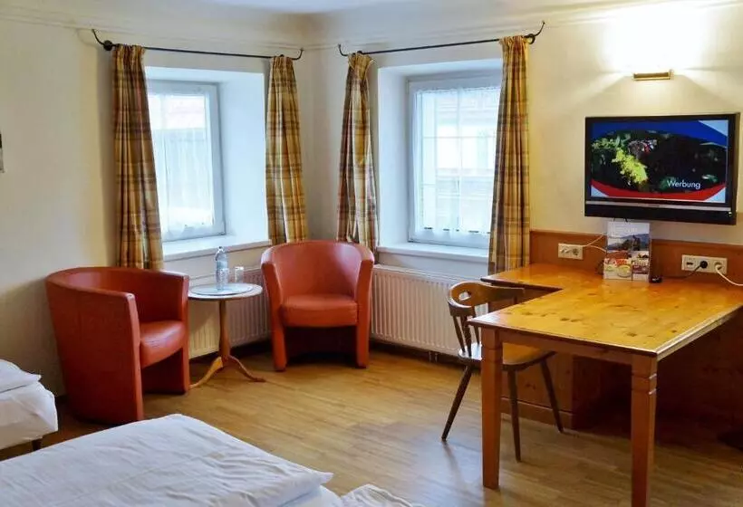 Classic-perhehuone, Gasthof Zur Strass