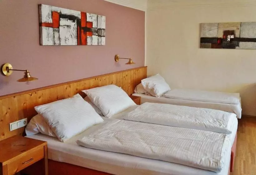 Standard Kolmen Hengen Huone, Gasthof Zur Strass