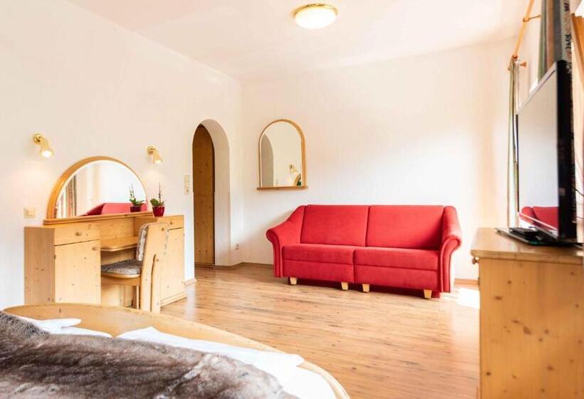 غرفة قياسية ثلاثية مزودة بشرفة, Guesthouse Dalnig