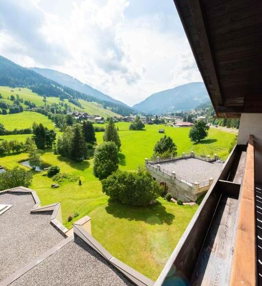 غرفة قياسية ثلاثية مزودة بشرفة, Guesthouse Dalnig