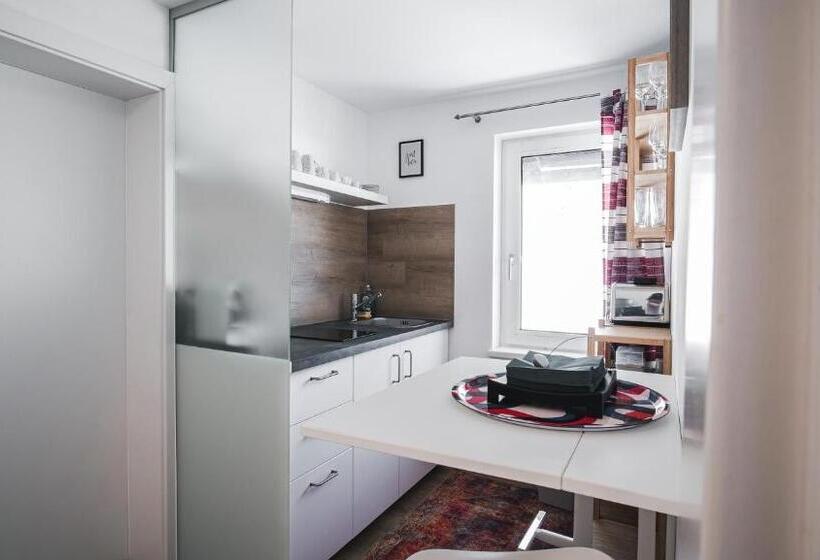 جناح, Guesthouse Dalnig