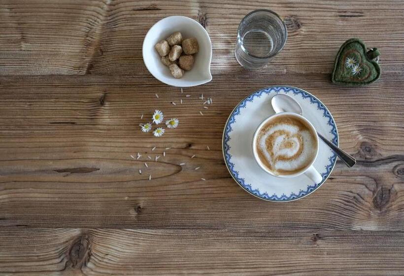 غرفة كلاسيكية مع بلكونة, Seehotel & Seeapartments Kärntnerhof  Direkt Am See!