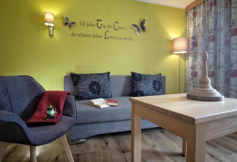 جناح مطل على البحيرة, Seehotel & Seeapartments Kärntnerhof  Direkt Am See!