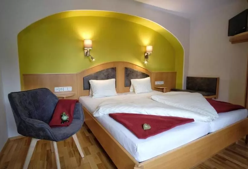 Suite with lake view, Seehotel & Seeapartments Kärntnerhof  Direkt Am See!