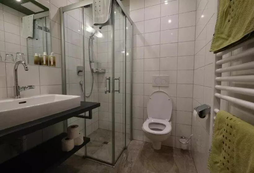バルコニー付き１ベッドルームアパートメント, Seehotel & Seeapartments Kärntnerhof  Direkt Am See!