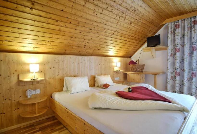 جناح مطلّ علي الجبل, Seehotel & Seeapartments Kärntnerhof  Direkt Am See!