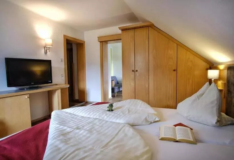 キングサイズベッドのスイートルーム, Seehotel & Seeapartments Kärntnerhof  Direkt Am See!