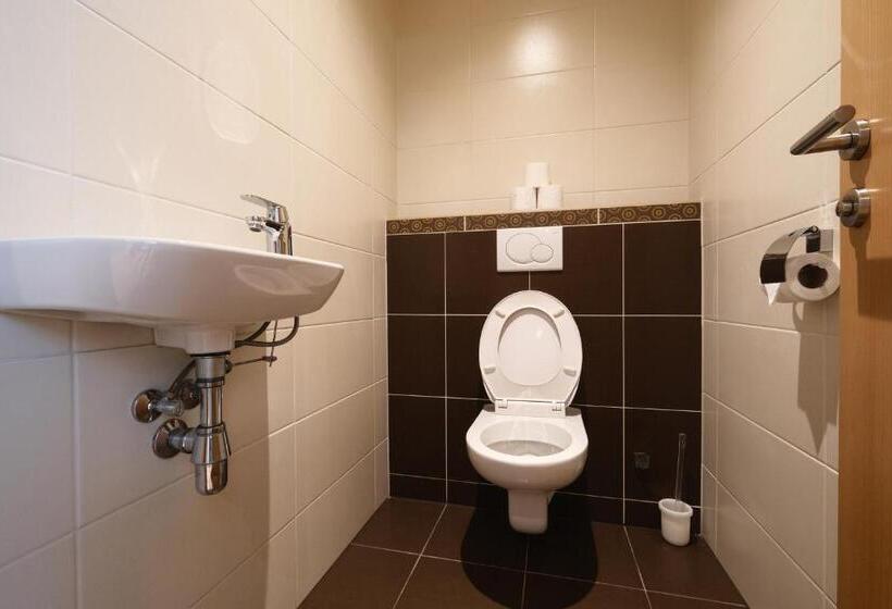 テラス付き１ベッドルームアパートメント, Seehotel & Seeapartments Kärntnerhof  Direkt Am See!