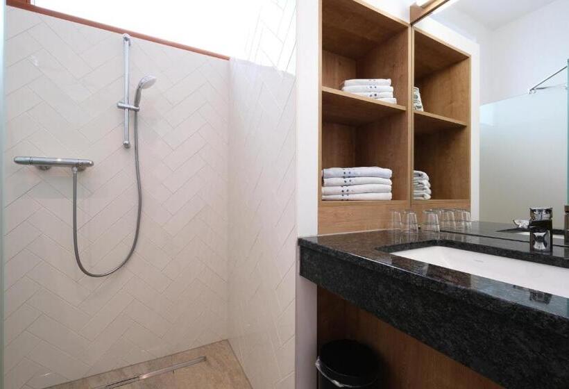 شقة غرفة واحدة مزودة بتراس, Seehotel & Seeapartments Kärntnerhof  Direkt Am See!