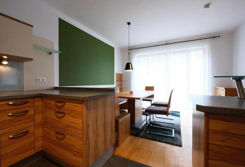 テラス付き１ベッドルームアパートメント, Seehotel & Seeapartments Kärntnerhof  Direkt Am See!