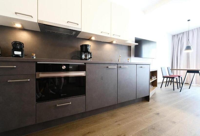 شقة غرفة واحدة مطلة على الحديقة, Seehotel & Seeapartments Kärntnerhof  Direkt Am See!