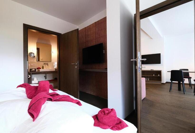 شقة غرفة واحدة مطلة على الحديقة, Seehotel & Seeapartments Kärntnerhof  Direkt Am See!