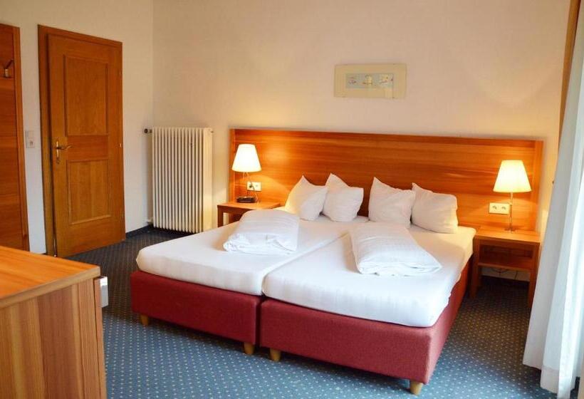 غرفة قياسية, Seehotel Schlick