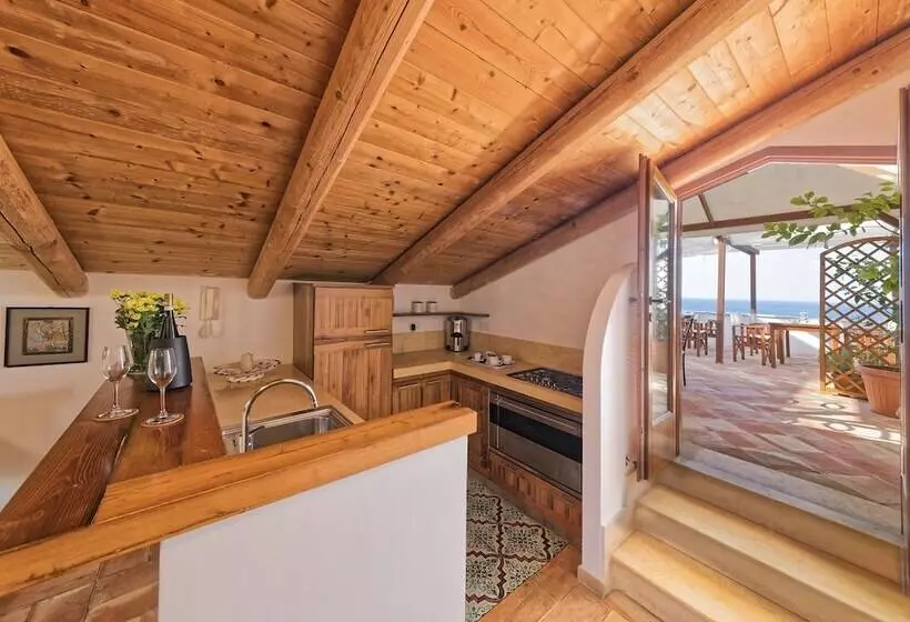 オーシャンビュースイート, Villa Lieta