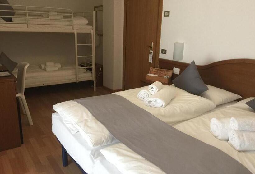 Quarto Quádruplo Estandar, Athos