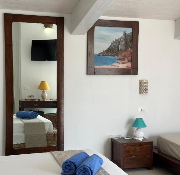 غرفة سوبيريور ثلاثية, Villa Cedrino