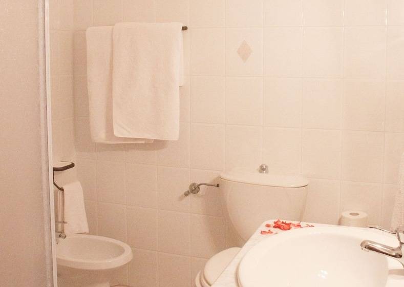 غرفة قياسية, Villa Cedrino