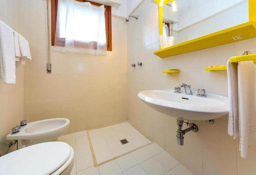 스탠다드 트리플 발코니 룸, Eden