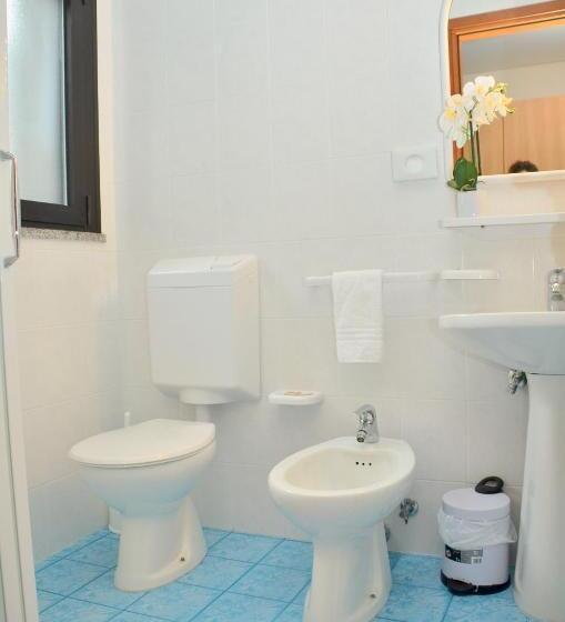 Standard Single Room, Etna