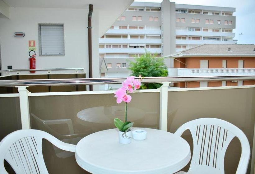 Standard Single Room, Etna