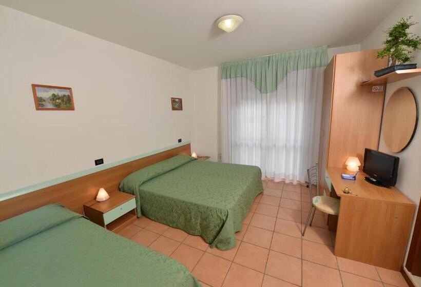 Standard Triple Room, Etna