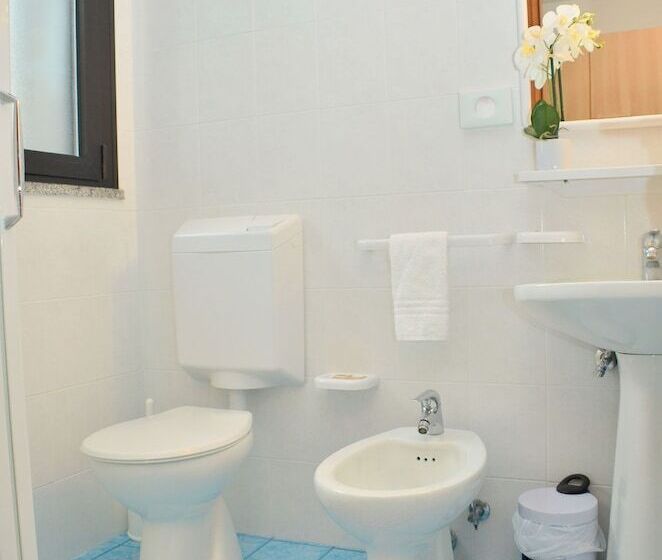 Standard Single Room, Etna