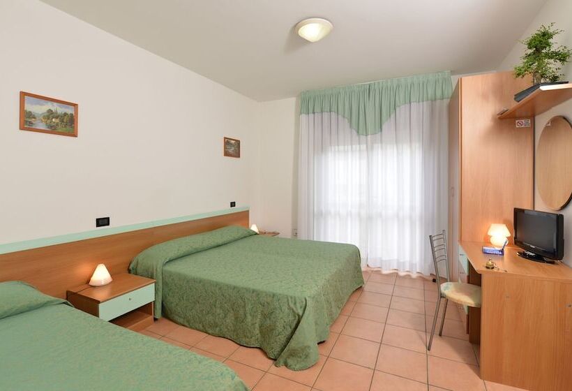 Standard Triple Room, Etna